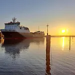Hausboot Hafenkoenig Πλωτό κατάλυμα