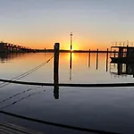 Hausboot Hafenkoenig Πλωτό κατάλυμα
