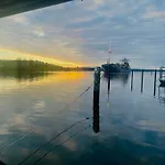 Hausboot Hafenkoenig