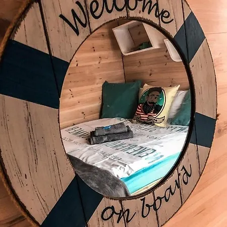 Hausboot Hafenkoenig Bateau-hôtel Lübeck