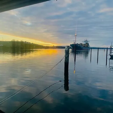 Hausboot Hafenkoenig