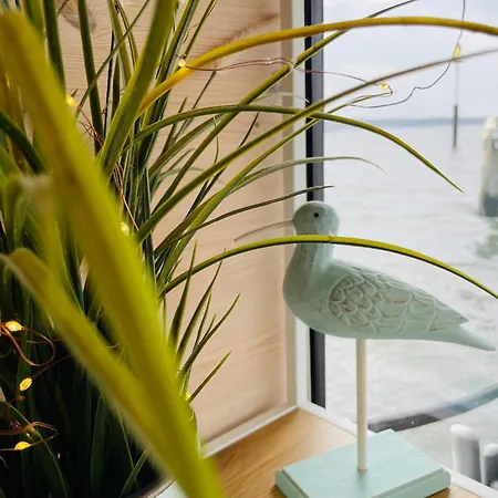 Bateau-hôtel Hausboot Hafenkoenig Lübeck