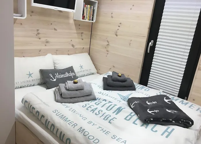 Hausboot Hafenkoenig