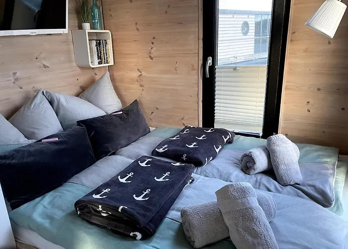 Hausboot Hafenkoenig Lübeck