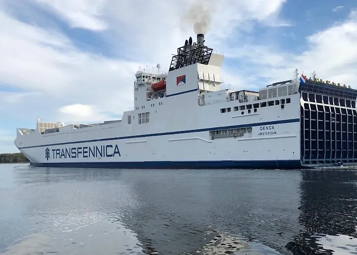 Hausboot Hafenkoenig Botel Lübeck
